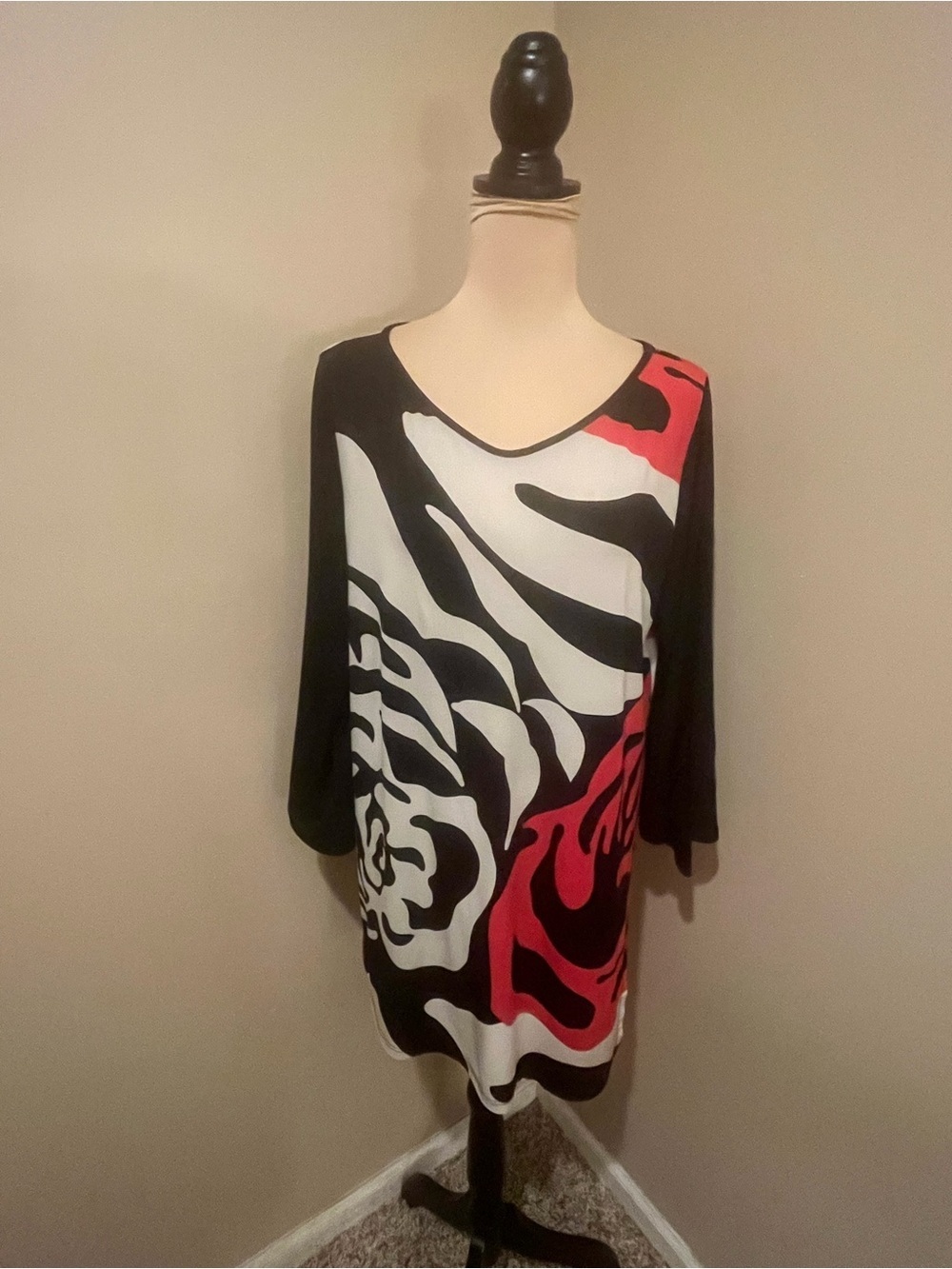 Clara Sun Woo Absract Graphic Floral Tunic Black, White & Poppy, size Large